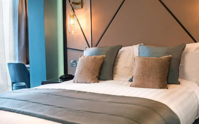 Seven Hotel