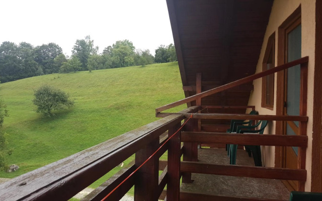 Pensiunea Dealul Frumos