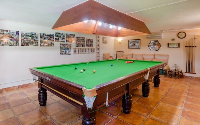 Deluxe Apartment in Albir With Pool & Garden