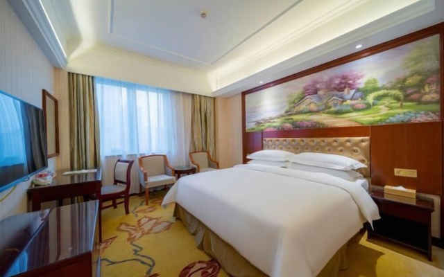 Vienna Hotel (Jishou Railway Station) – Guest Rooms – Xiangxi