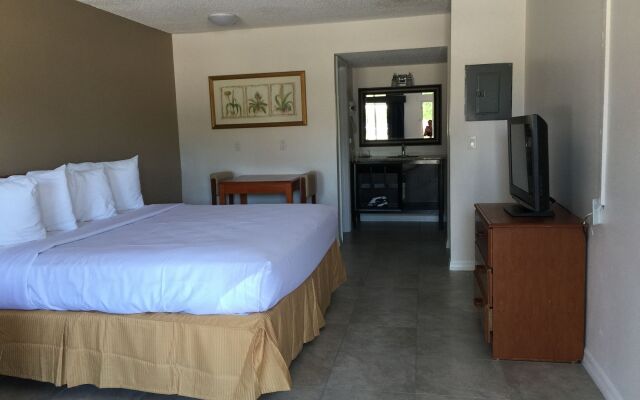 Lantern Inn & Suites