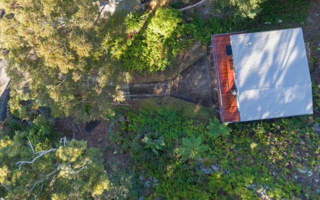 SUMMERDAZE Hyams Beach 4pm check out Sundays except Peak season