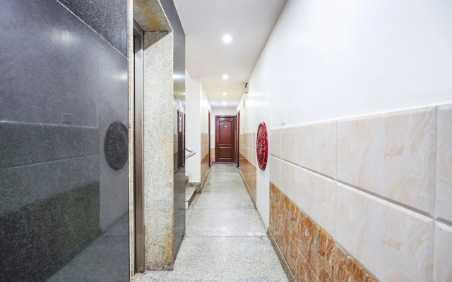 Fabhotel Century Gardens