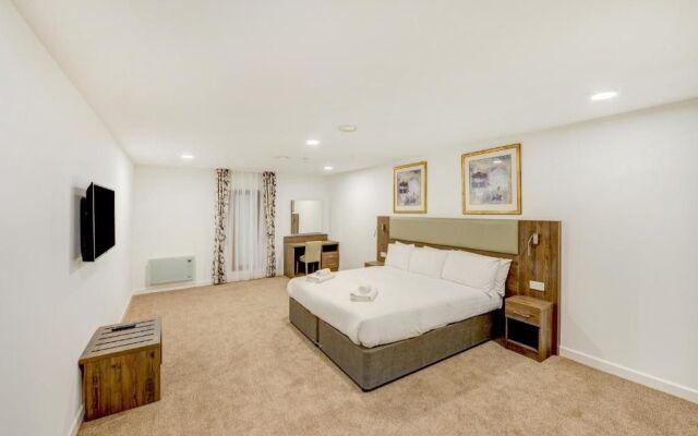 OYO Plymouth Central Hotel