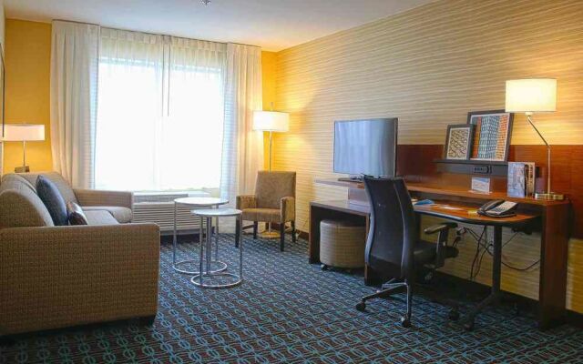 Fairfield Inn And Suites Madison Verona