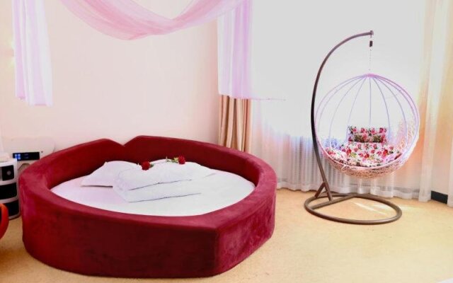 168 Theme Hotel