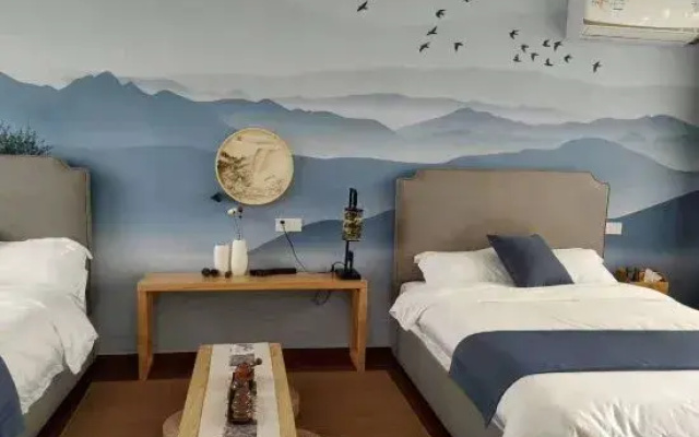 Donglin Luqi Tongyi Homestay (Shanghai Pudong New Area Lingang Avenue)