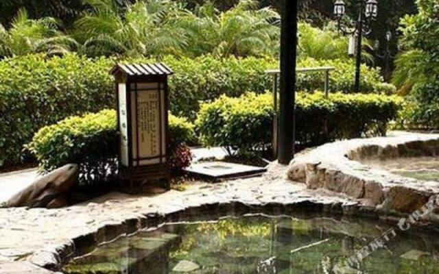 Xinyinzhan Hot Spring Holiday Resort