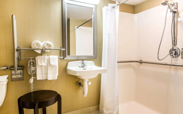 Comfort Inn & Suites Meriden East