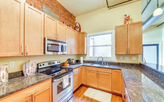 Downtown Louisville Escape: Perfect for Events!