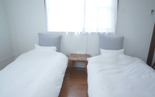 Tiny guest house mametora