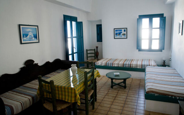 Oia's Sunset Apartments