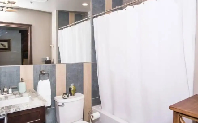 80 LEX 202 Iconic Location Park Free Off Street