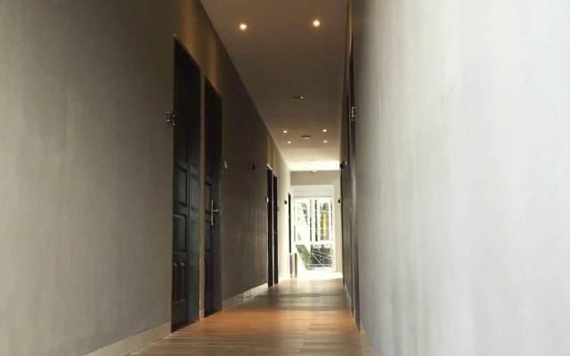 OYO Flagship 90726 The Regia Cihampelas Hotel Band