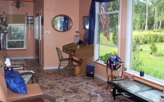 Little English Guesthouse Bed and Breakfast