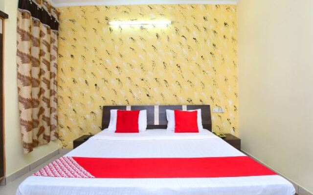 OYO 19765 Royal Guest House