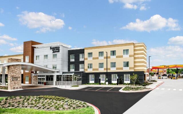 Fairfield Inn & Suites by Marriott Van Canton Area