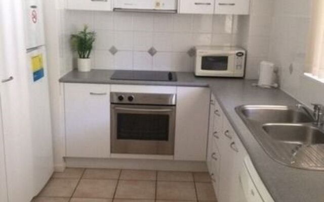 Byron Lakeside Holiday Apartments