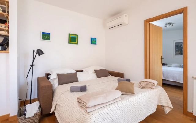 Modern apt With Terrace 4 min Walk to the Beach
