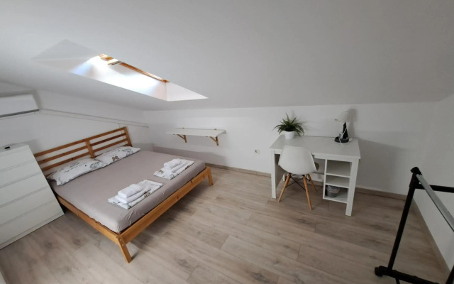 Sea view later apartment