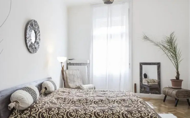 Art-Romantic Luxury Home