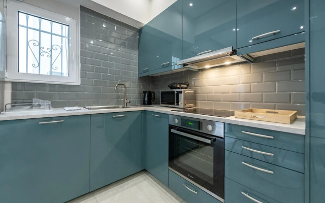 Phaedrus Living: City Center Luxury Flat Iofontos