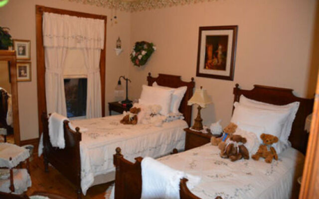 Country Doll House Bed And Breakfast