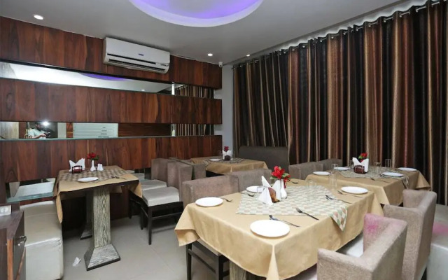 Hotel Metro 7x11 by OYO Rooms