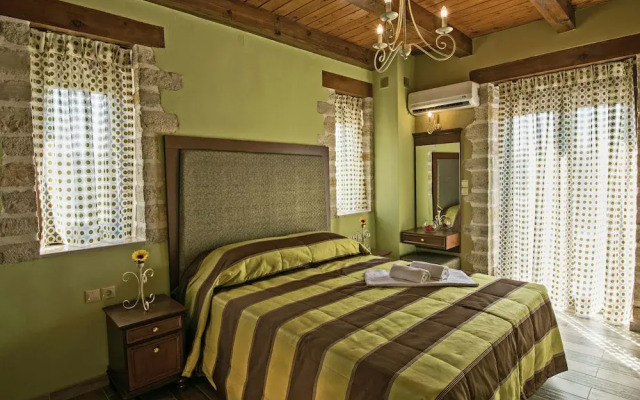 Luxurious Villa With Private Pool, Near a Couple of Restaurants & Sandy Beach