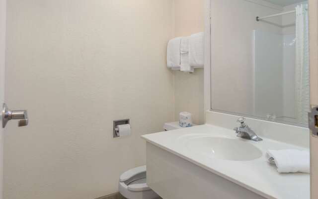 Rodeway Inn Auburn Hills - Detroit