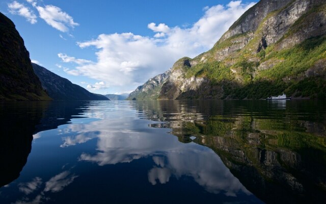 Visit Undredal