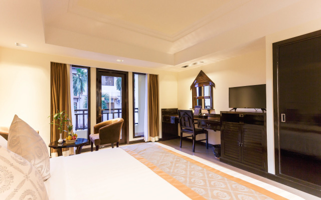 Treasure Oasis Hotel