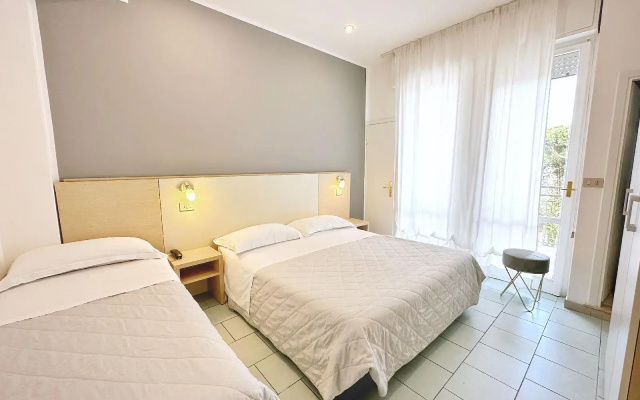 Aura Living Hotel