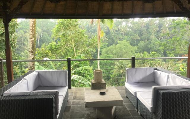Puri Saron Hotel Madangan