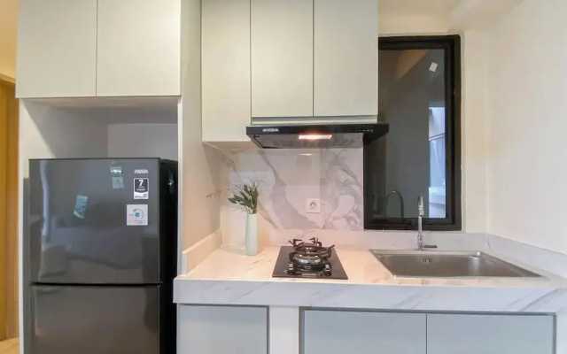 Modern Look And Restful 3Br At Meikarta Apartment
