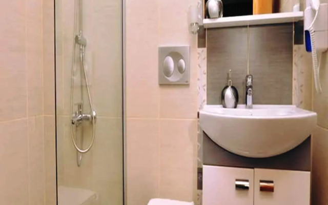 Golden Life Blue Green Residence