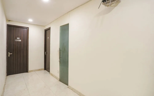 Fabhotel Royal Galaxy I