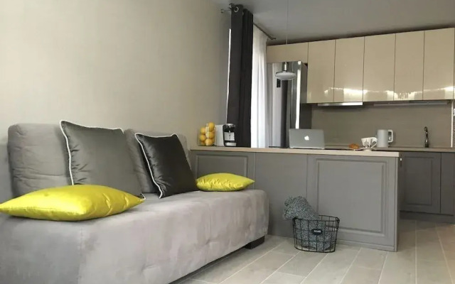 Апартаменты на пр-те Острякова, 28