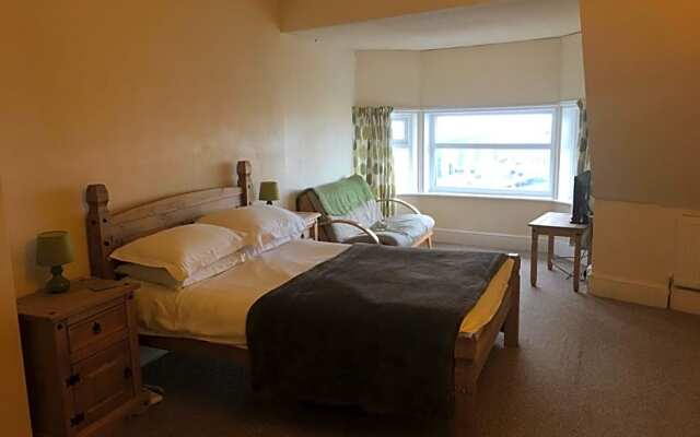 Camelot Seafront Hotel