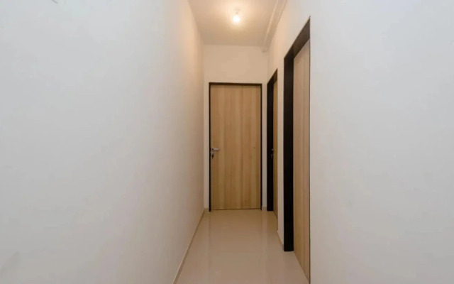 OYO 30597 Pleasant Apartment Malad East