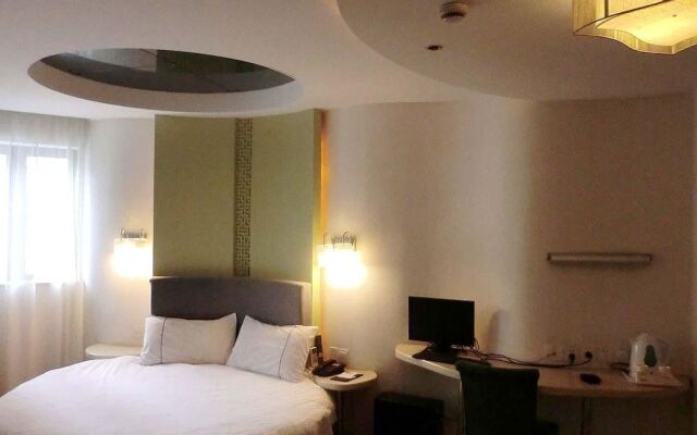 Motel 168 Shanghai Changping Road Metro Station Branch