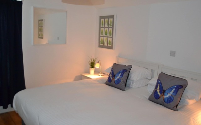 The Queens Head Hotel