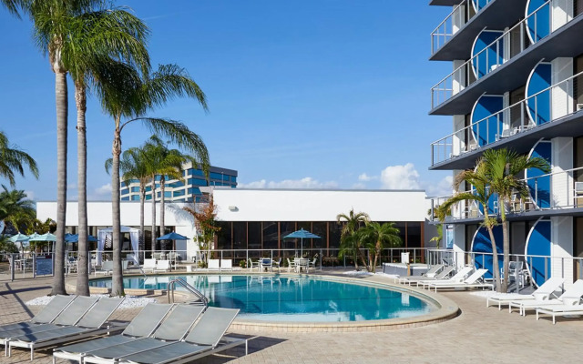 Bay Harbor Hotel