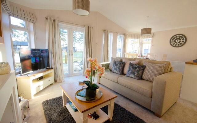 Hollicarrs - Bluebell Lodge