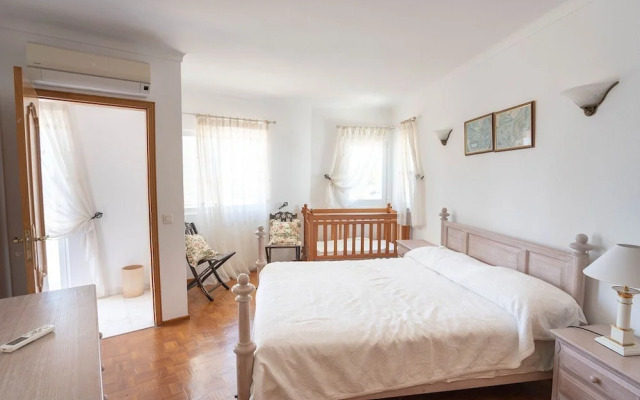 Silver Beautiful 4 Bedroom Vila Just Steps TO TH