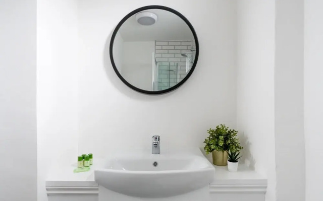 96 Caerleon Road Apartment C