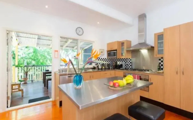 Sunny Home - near West End Cafe's, South Bank & City