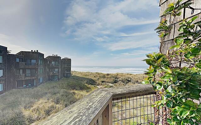 New Listing Beachfront Pajaro Dunes Penthouse 1 Bedroom Condo