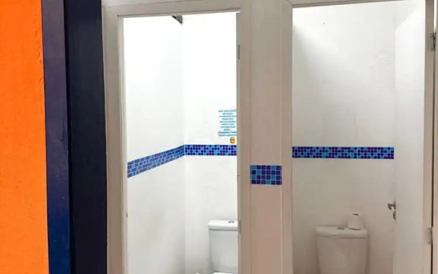 Pinheiros Hostel e Food