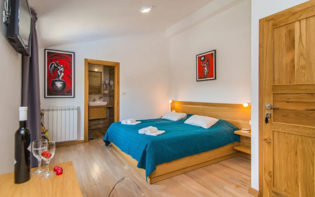 Stunning Villa in Kringa With Swimming Pool